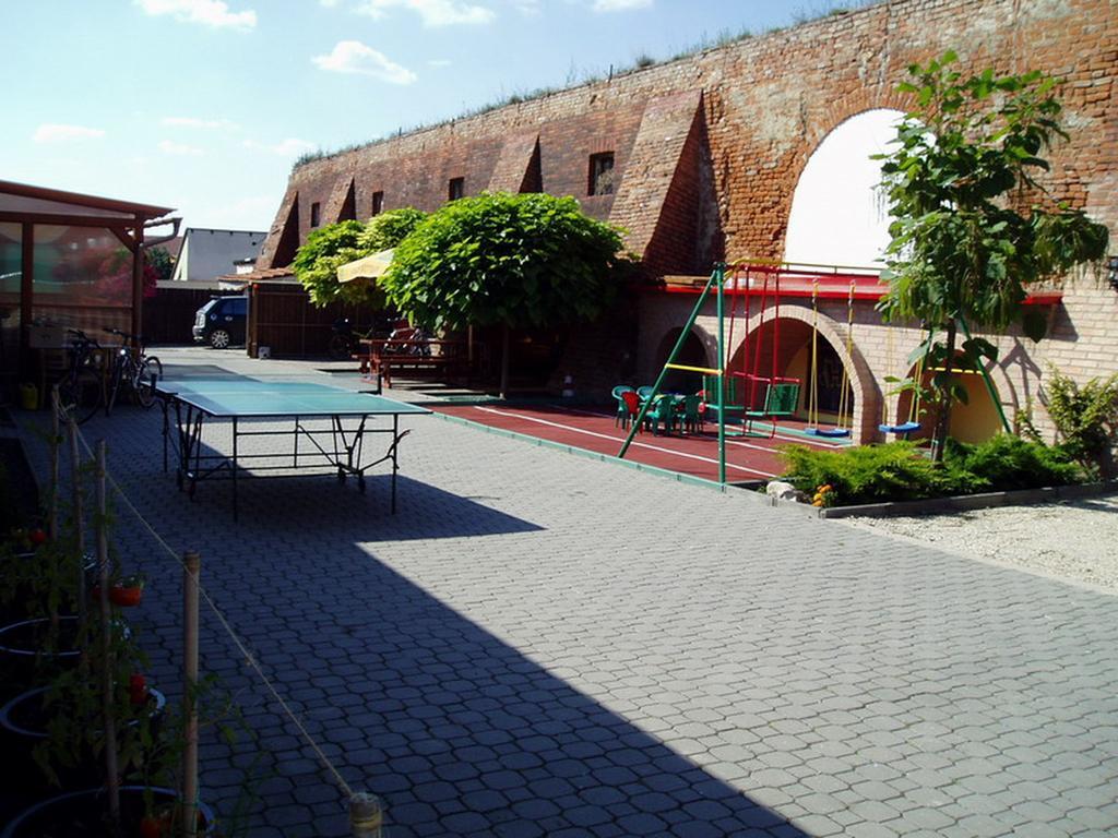 Penzion U Vlku Valtice Bagian luar foto