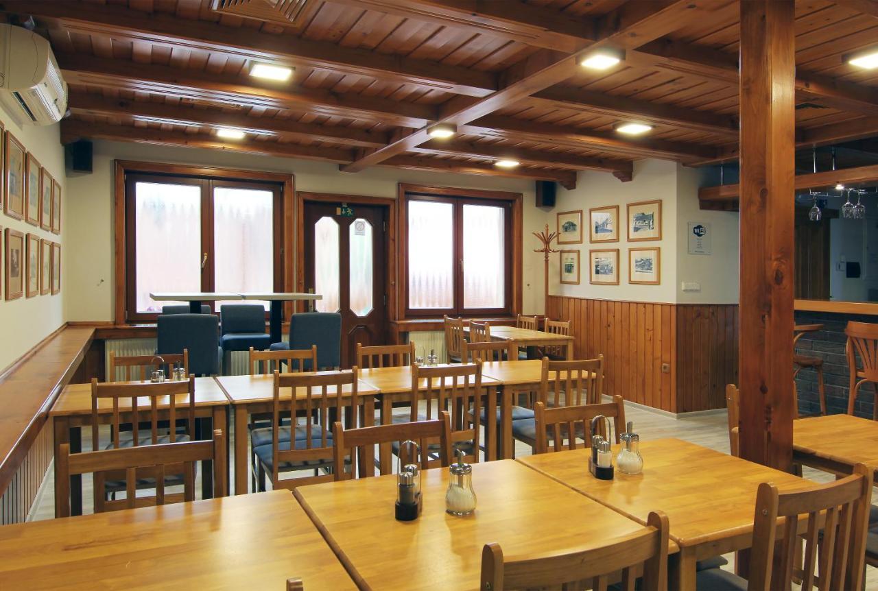 Penzion U Vlku Valtice Bagian luar foto