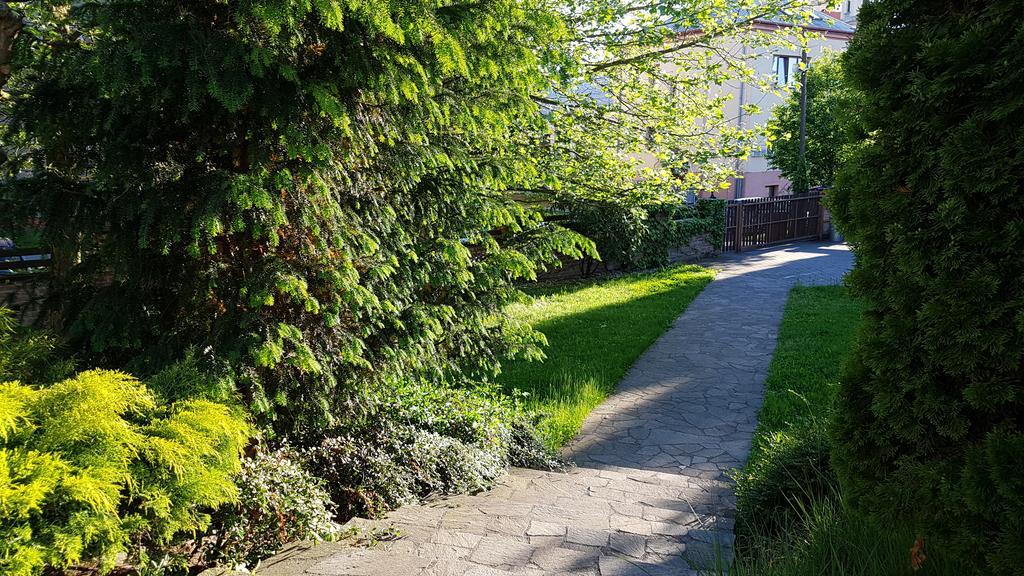 Penzion U Vlku Valtice Bagian luar foto